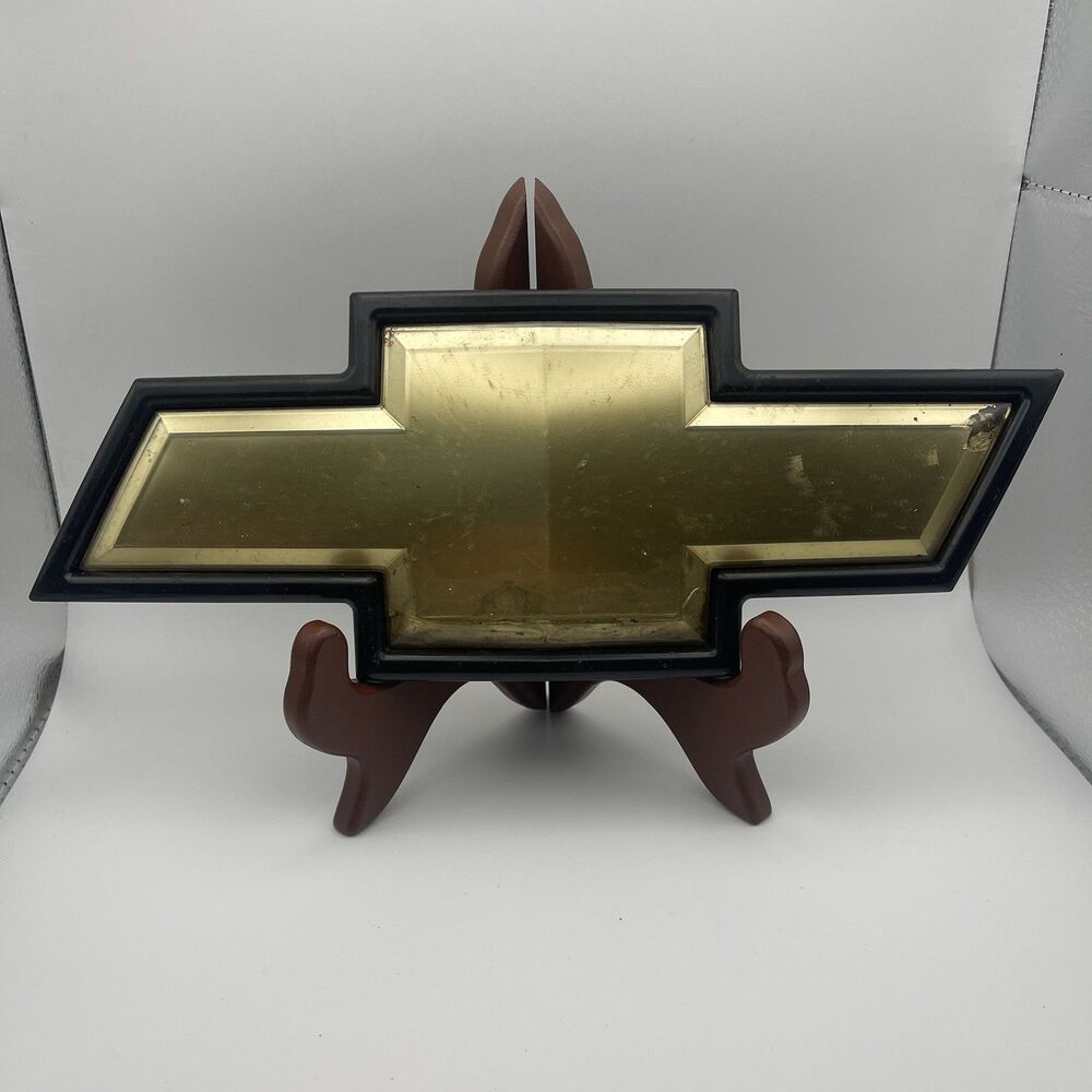 2007-2013 Chevrolet Silverado 1500 2500 3500 Front Emblem OEM 25852235